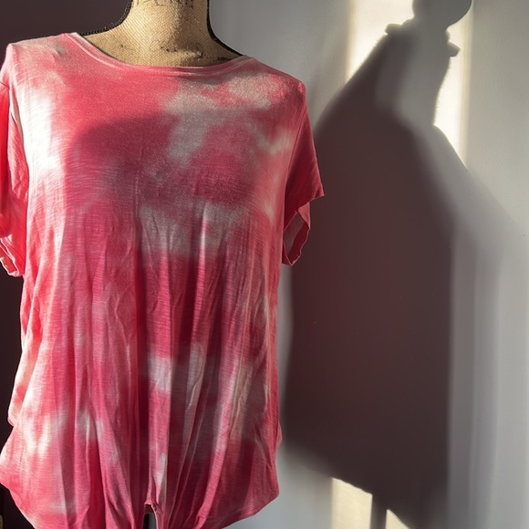 NWOT pink tie dye tshirt with tied knot - Picture 1 of 5